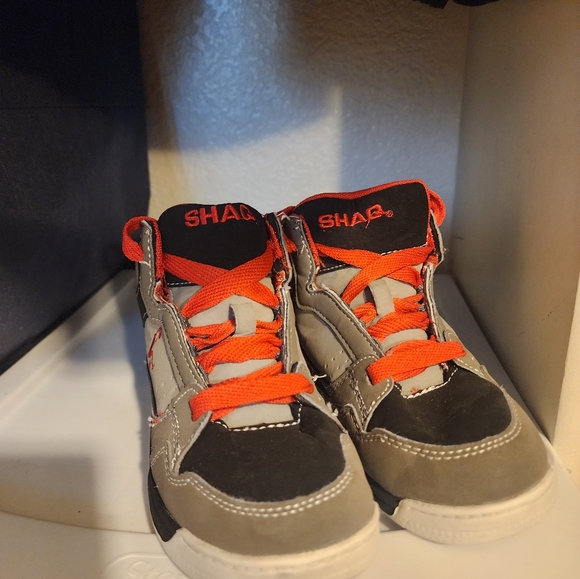 Shoes - Picture 2 of 6